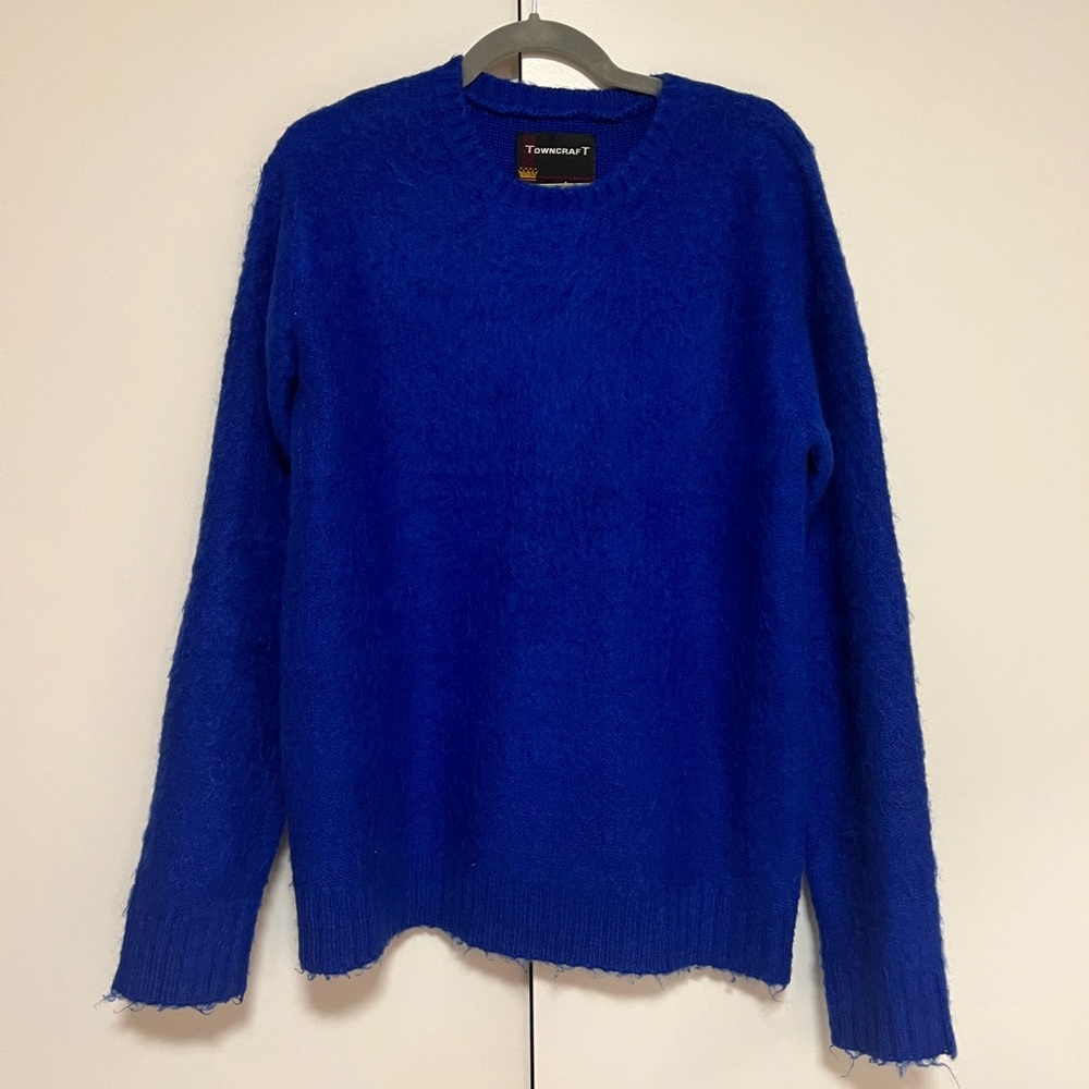 Men blue sweater large